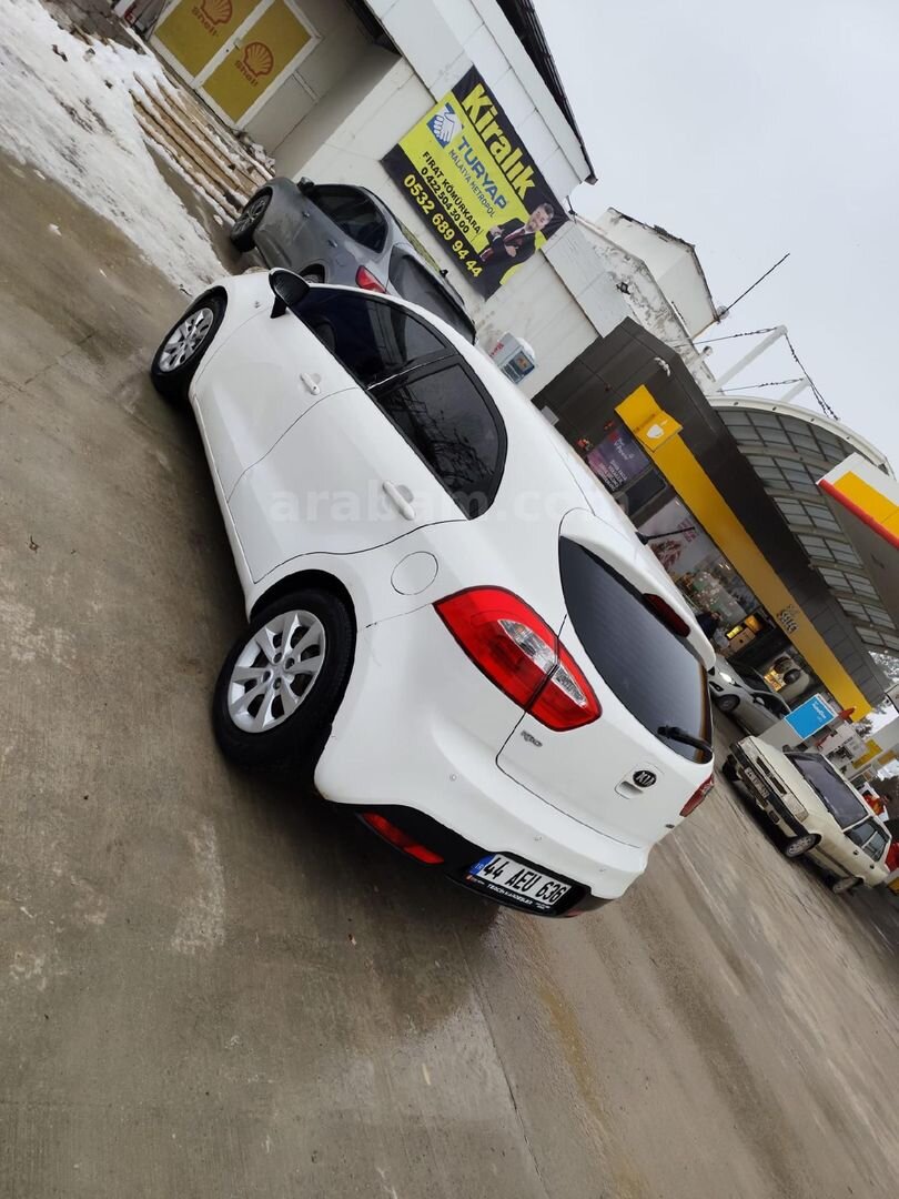 Sahibinden Kia Rio 1.4 CRDi Natty 2014 Model Batman 407.000 km Beyaz 3