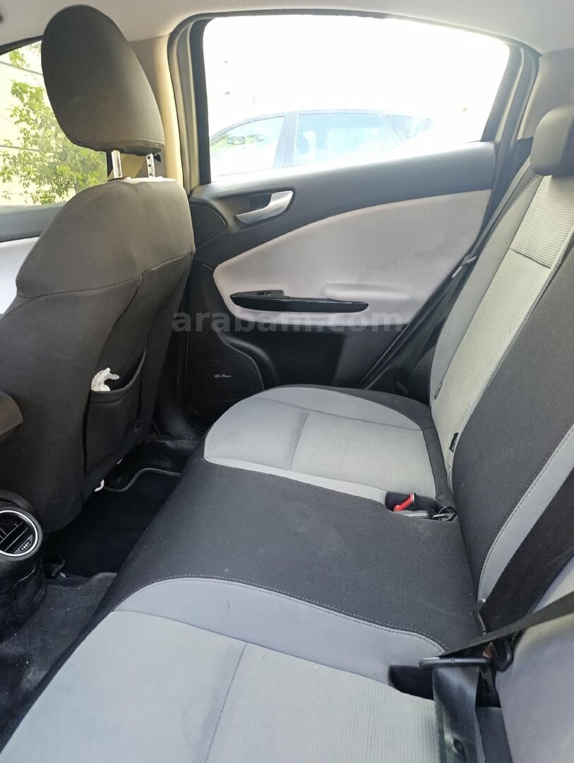 Sahibinden Alfa Romeo Giulietta 1.6 JTD Distinctive 2011 Model Konya 237.500 km Gri (titanyum) 7