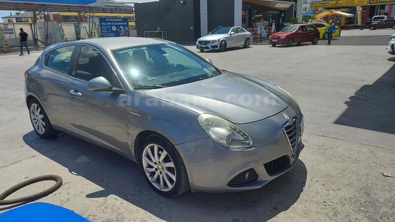 Sahibinden Alfa Romeo Giulietta 1.6 JTD Distinctive 2011 Model Konya 237.500 km Gri (titanyum)