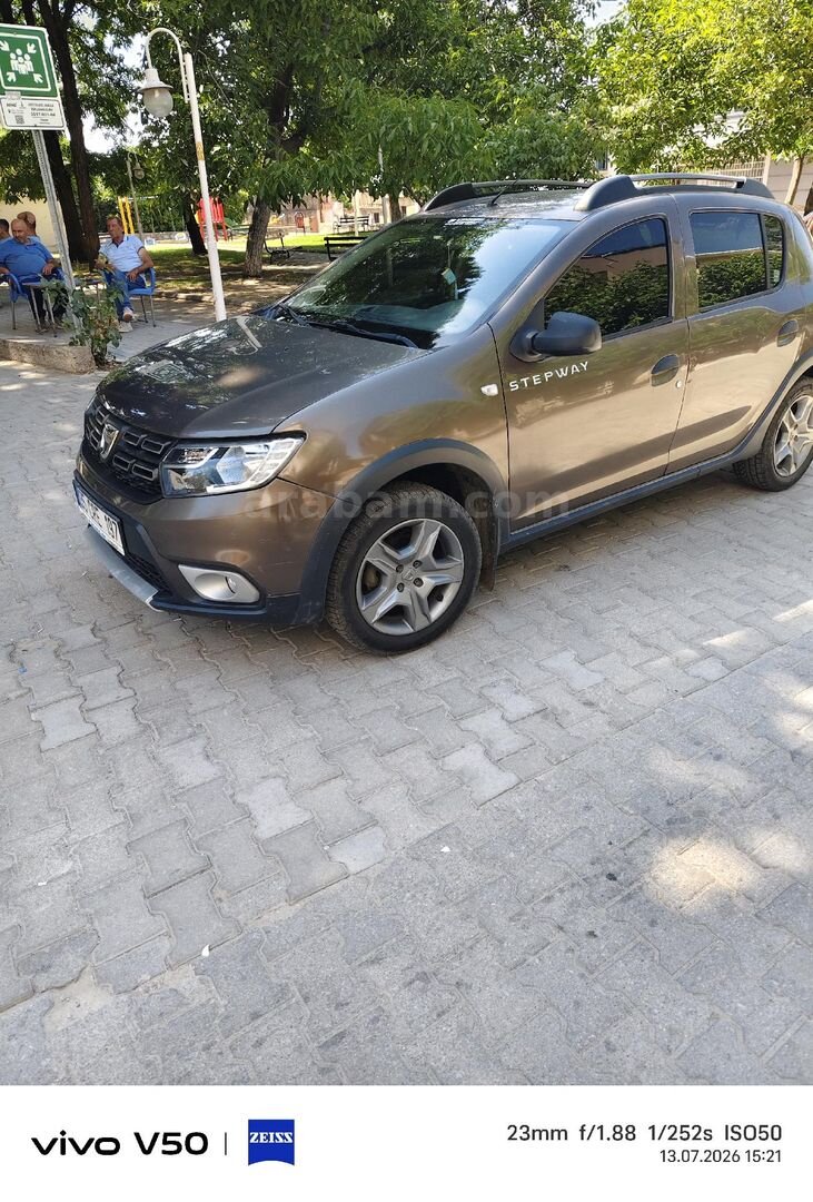 Sahibinden Dacia Sandero 1.5 dCi Stepway 2020 Model İzmir 126.000 km Kahverengi 2