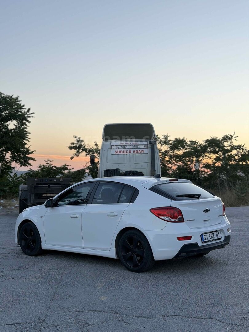 Sahibinden Chevrolet Cruze 1.6 WTCC Edition Plus 2012 Model Kocaeli 211.000 km Beyaz 5