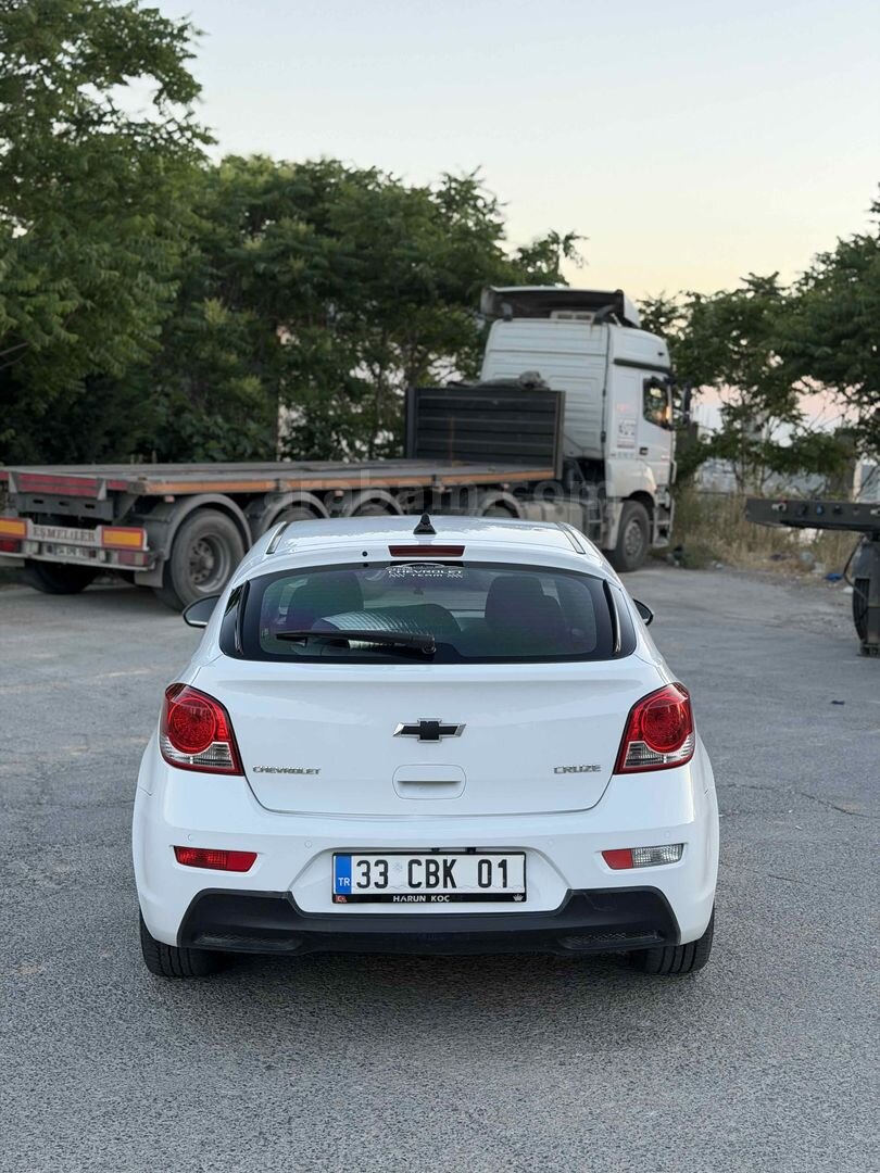 Sahibinden Chevrolet Cruze 1.6 WTCC Edition Plus 2012 Model Kocaeli 211.000 km Beyaz 4