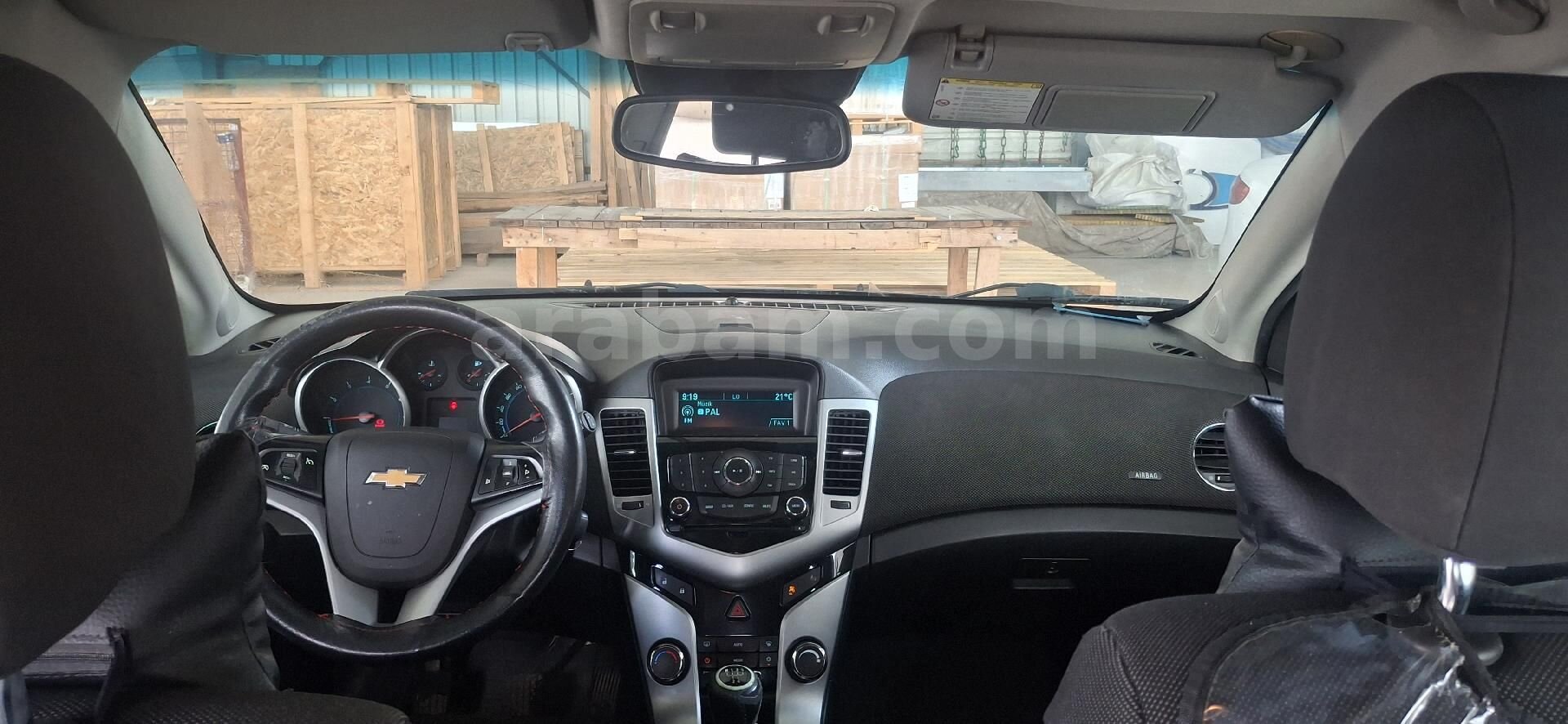 Sahibinden Chevrolet Cruze 1.6 LT Plus 2011 Model Bursa 203.980 km Füme 3
