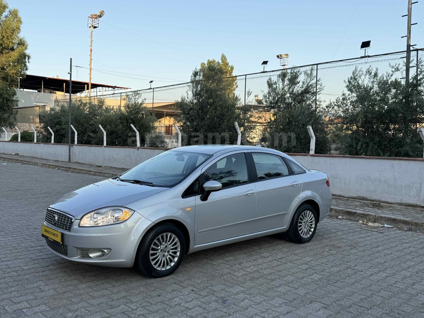 Galeriden Fiat Linea 1.3 Multijet Active Plus 2011 Model Aydın 215.000 km Gri 2