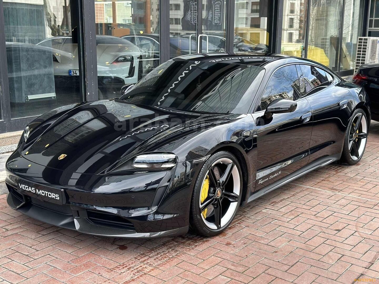 Galeriden Porsche Taycan Elektrik Turbo S 2020 Model İstanbul 45.000 km Siyah 1
