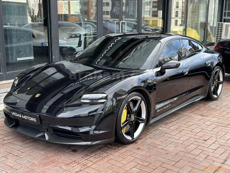 Galeriden Porsche Taycan Elektrik Turbo S 2020 Model İstanbul 45.000 km Siyah