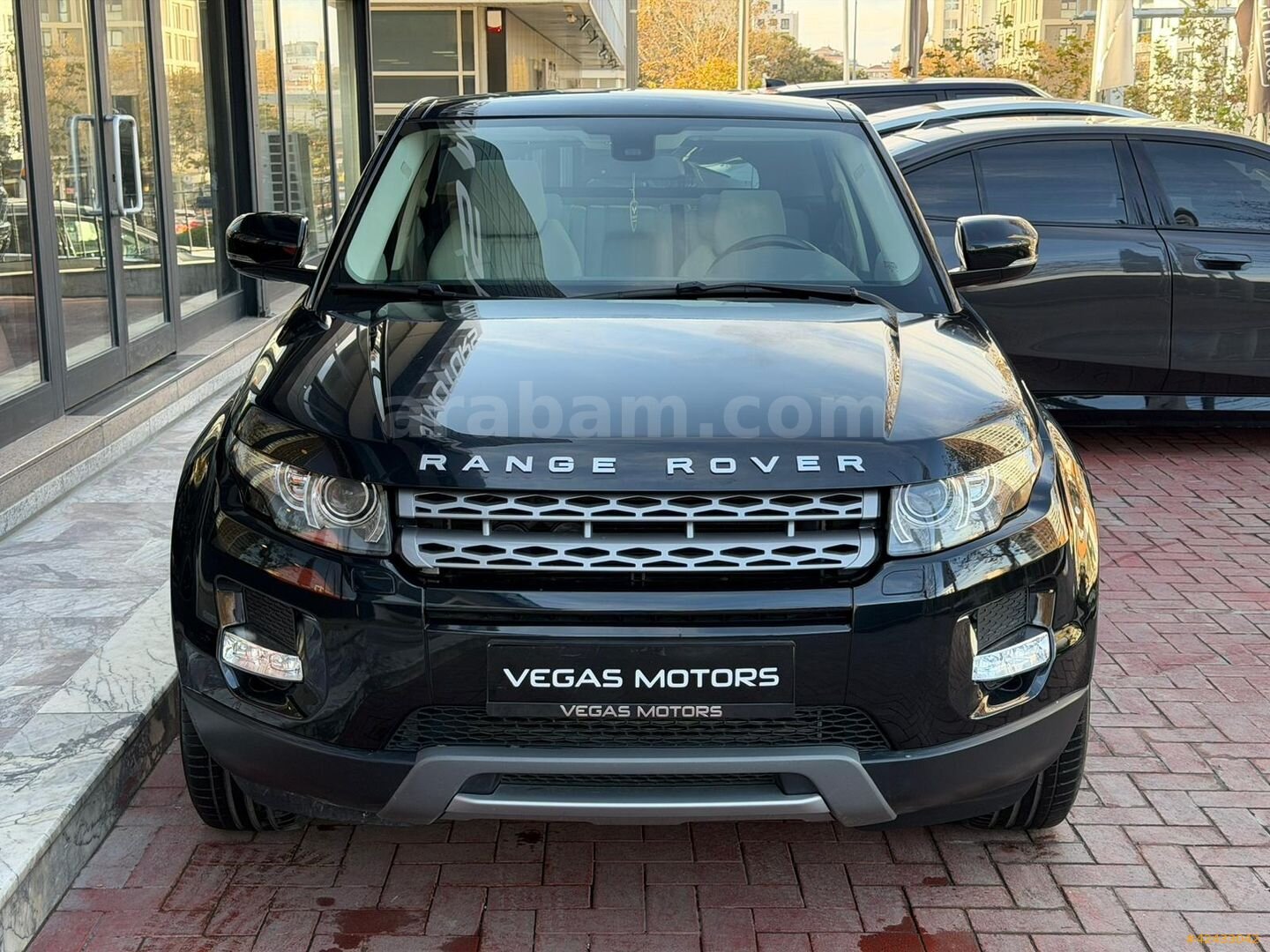 Galeriden Land Rover Range Evoque 2.0 Si4 Pure 2012 Model İstanbul 35.000 km Siyah 4