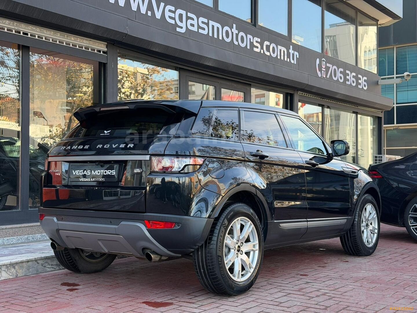 Galeriden Land Rover Range Evoque 2.0 Si4 Pure 2012 Model İstanbul 35.000 km Siyah 7