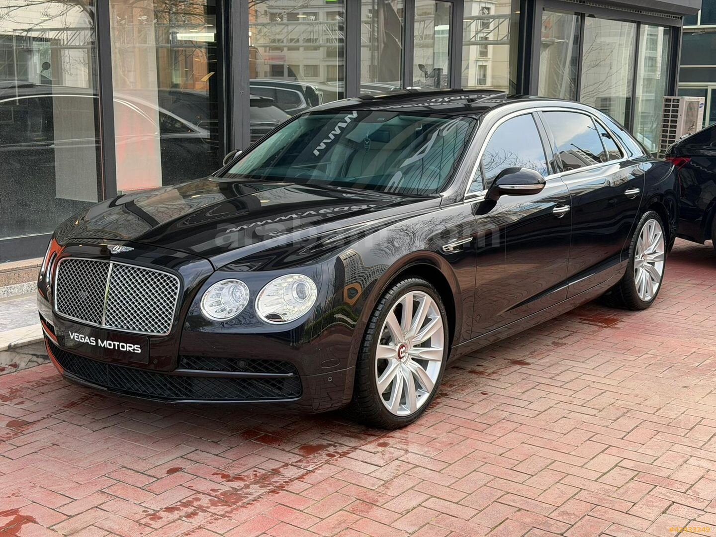 Galeriden Bentley Flying Spur 4.0 2014 Model İstanbul 74.350 km Siyah 2