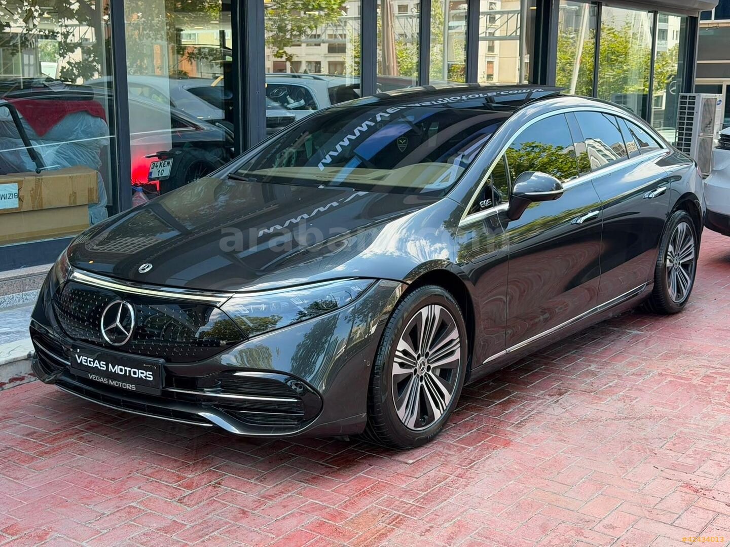 Galeriden Mercedes - Benz EQS 450+ 2023 Model İstanbul 48.450 km Gri 2