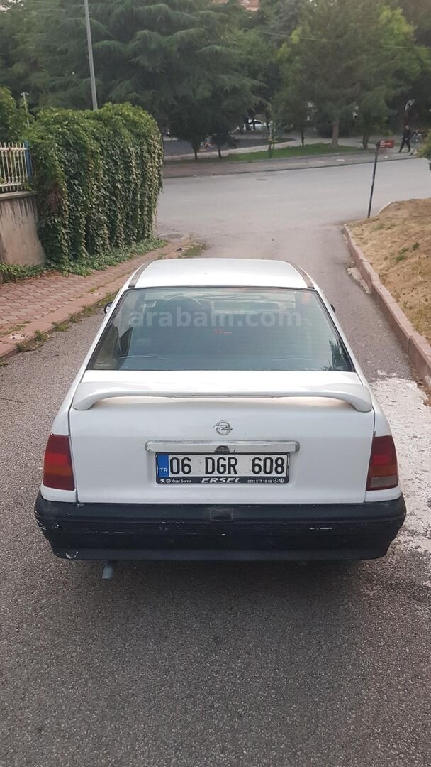 Sahibinden Opel Kadett 1.3 1990 Model Ankara 155.000 km Beyaz 4