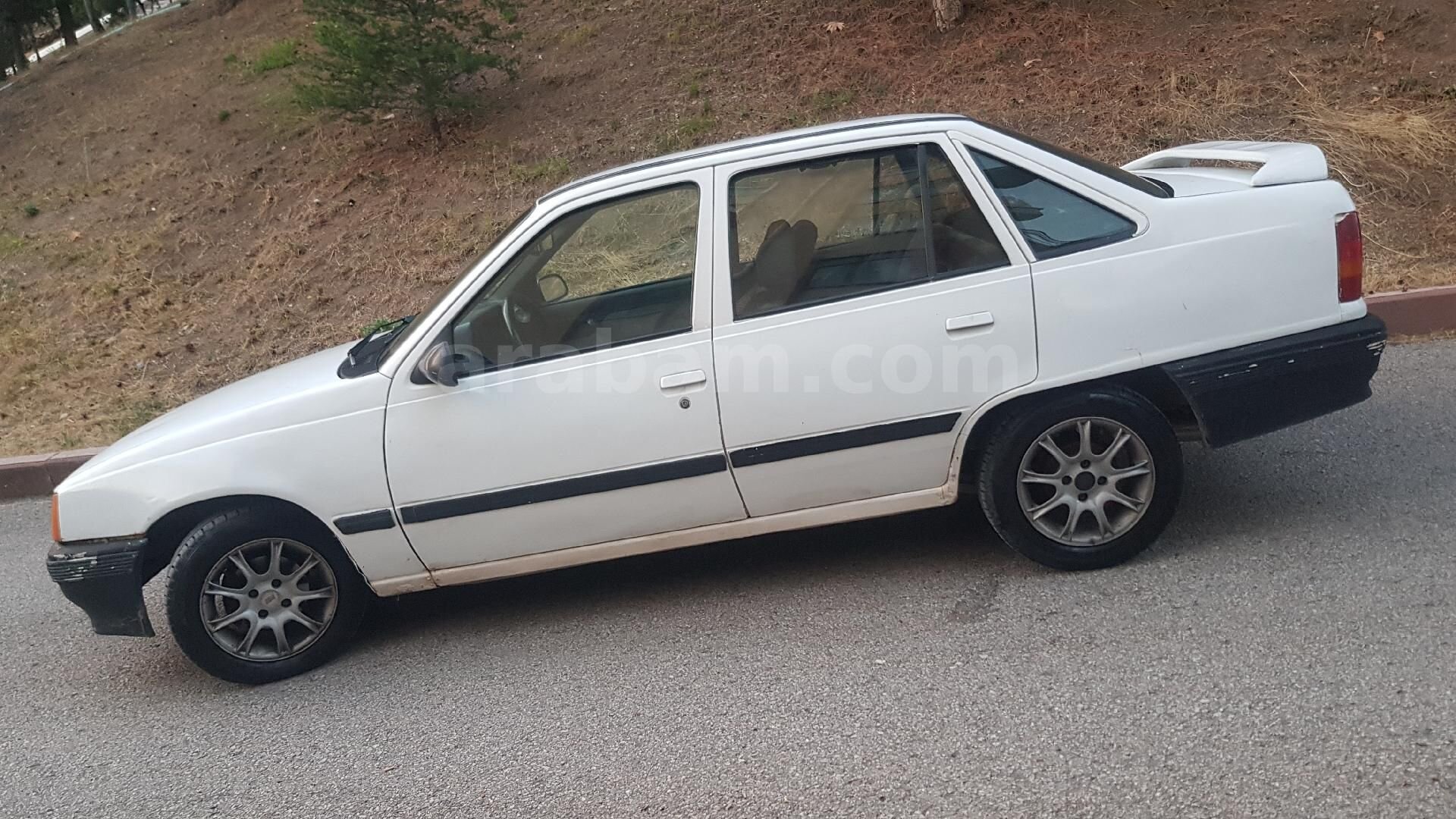 Sahibinden Opel Kadett 1.3 1990 Model Ankara 155.000 km Beyaz 5