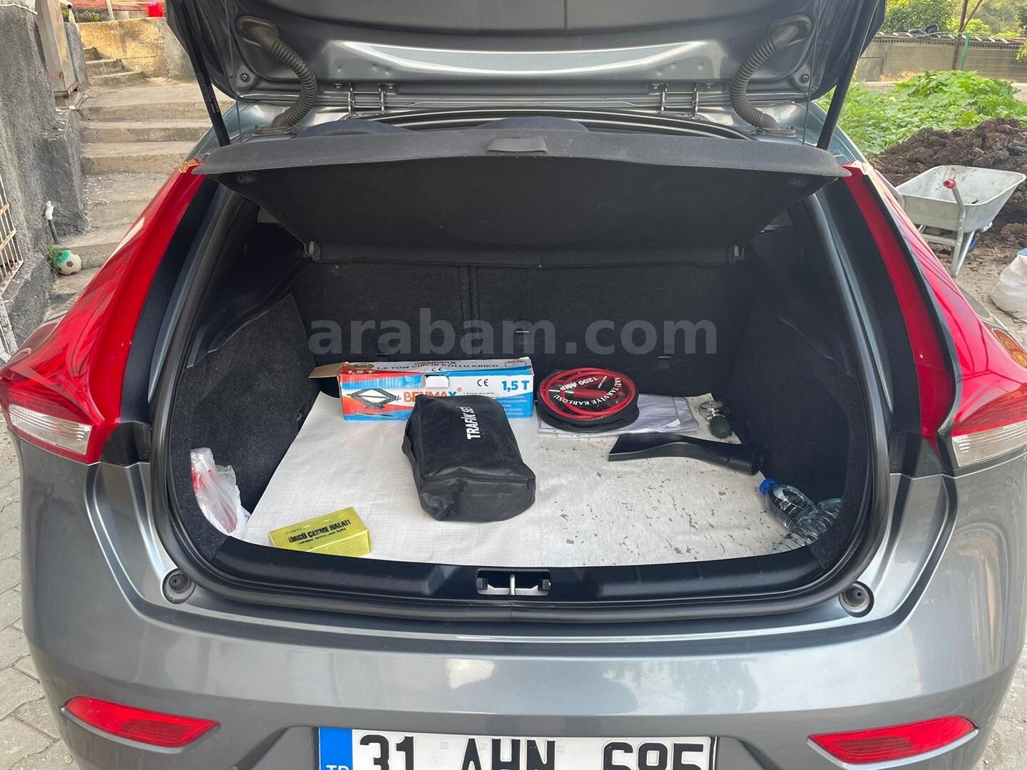 Sahibinden Volvo V40 1.5 R-Design Plus 2016 Model Hatay 189.650 km Gri (metalik) 6