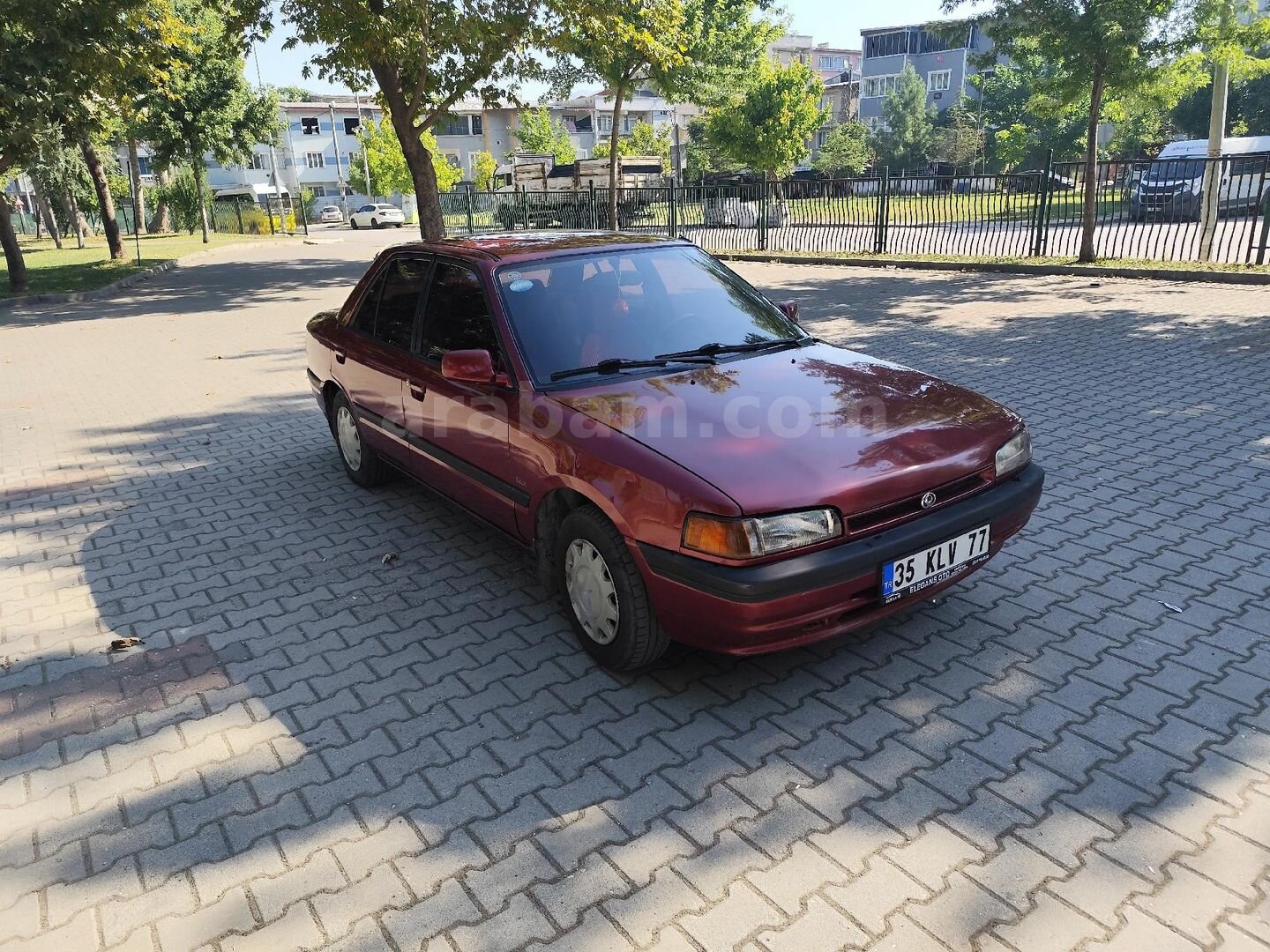 Sahibinden Mazda 323 1.6 GLX 1994 Model Bursa 303.000 km Bordo 3
