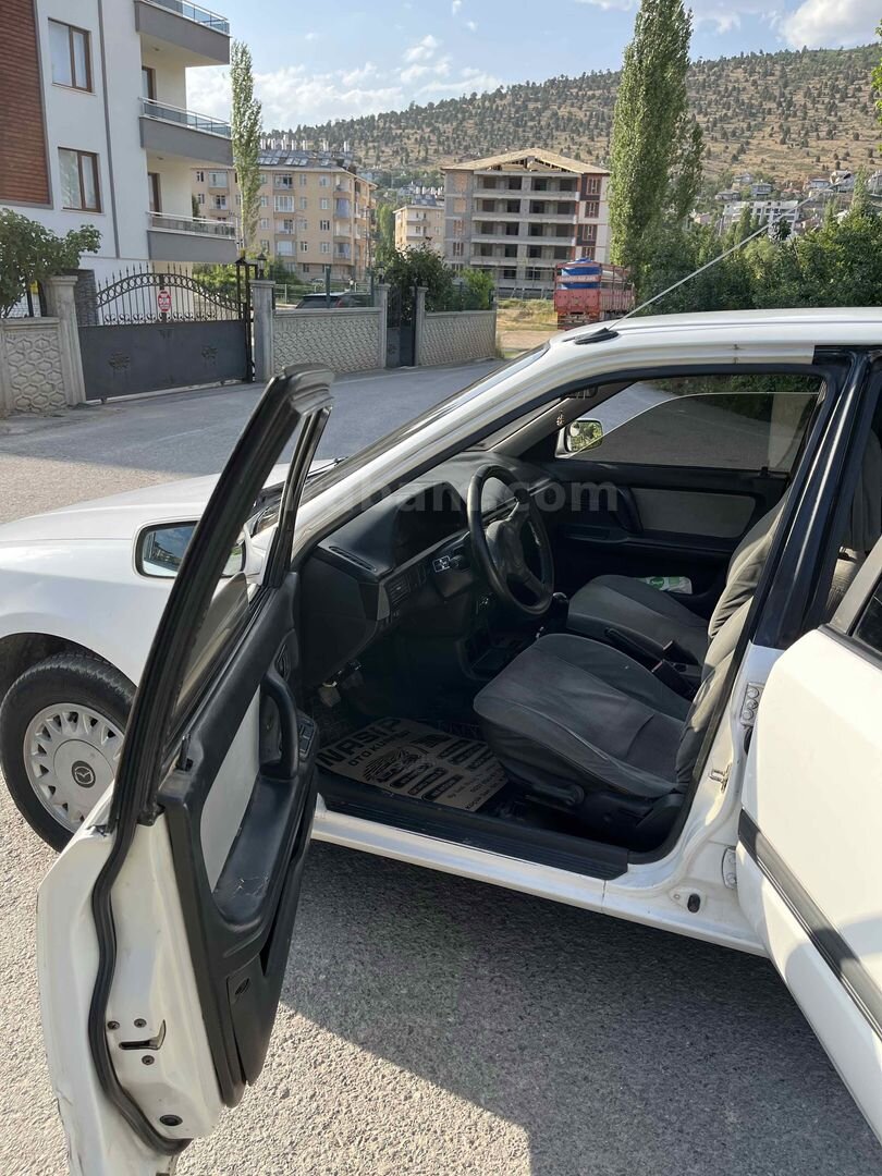 Sahibinden Mazda 323 1.6 GLX 1991 Model Konya 429.290 km Beyaz 6