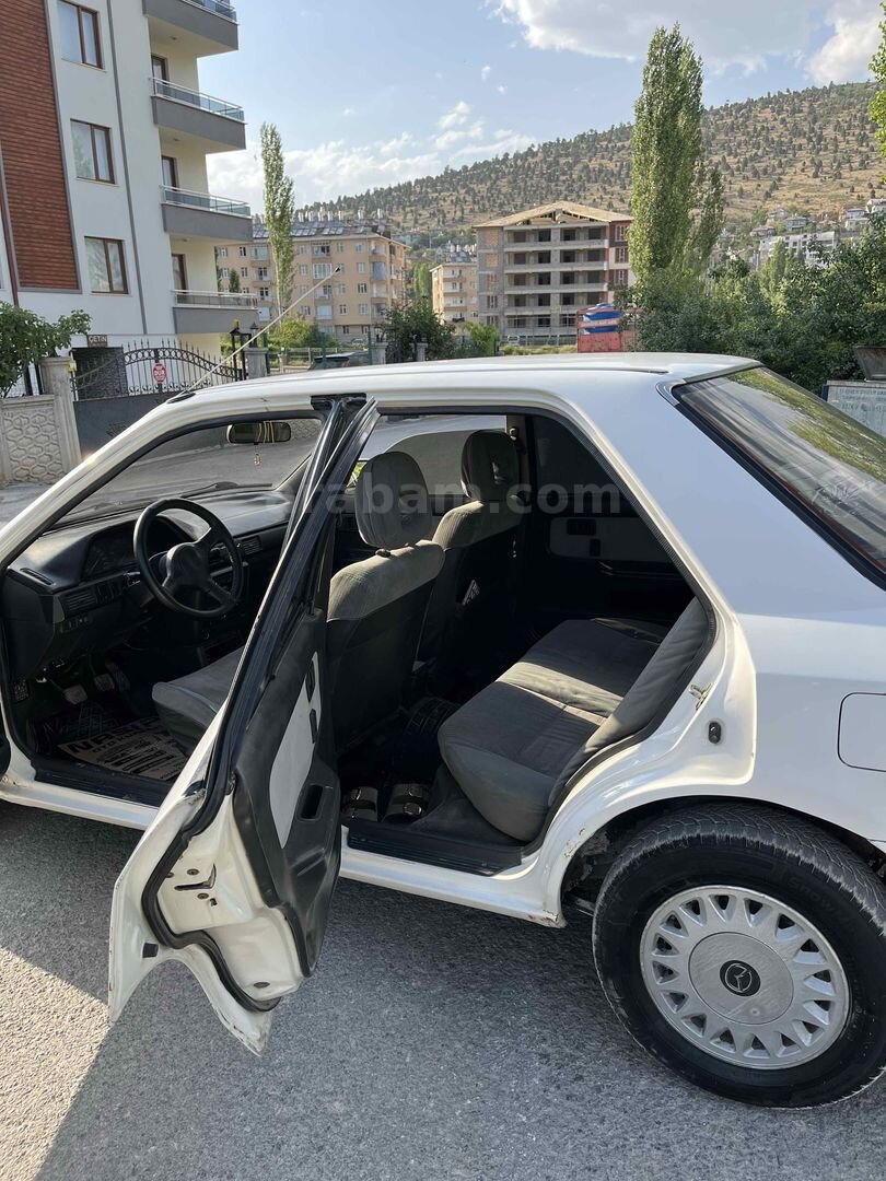 Sahibinden Mazda 323 1.6 GLX 1991 Model Konya 429.290 km Beyaz 7