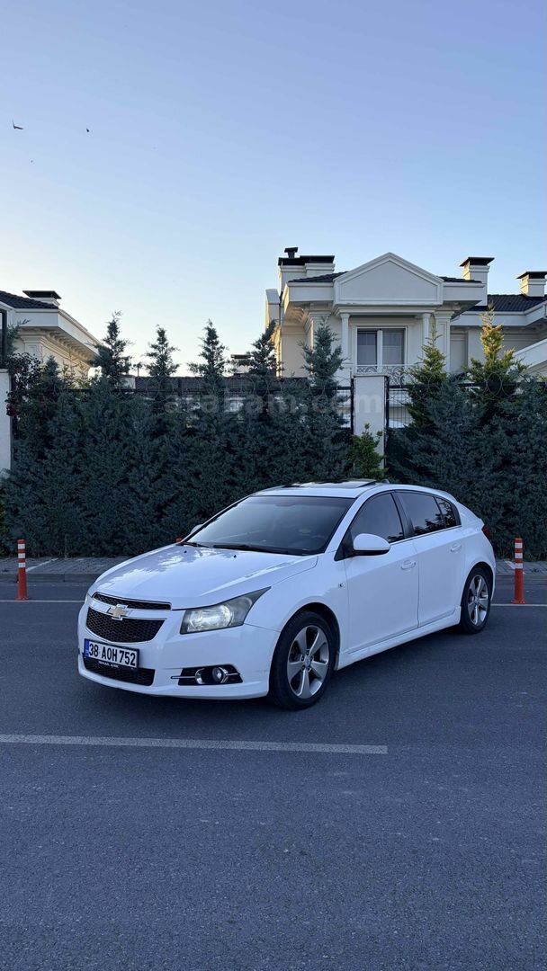 Sahibinden Chevrolet Cruze 1.6 WTCC Edition Plus 2012 Model Kayseri 194.500 km Beyaz 3
