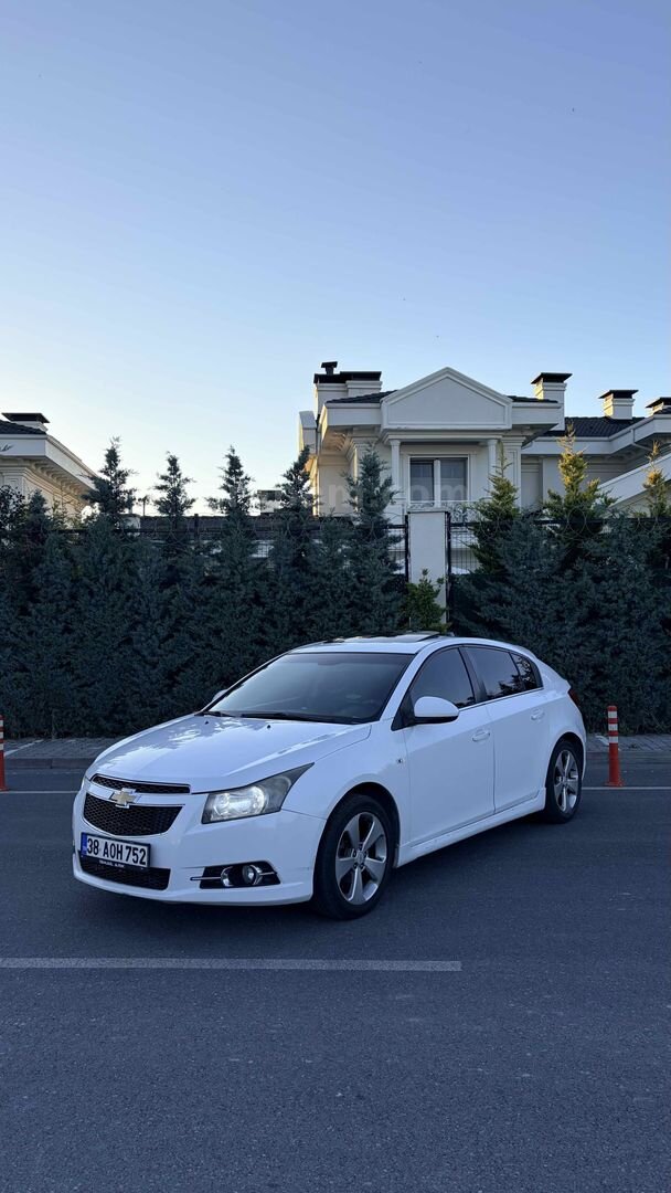 Sahibinden Chevrolet Cruze 1.6 WTCC Edition Plus 2012 Model Kayseri 194.500 km Beyaz 4