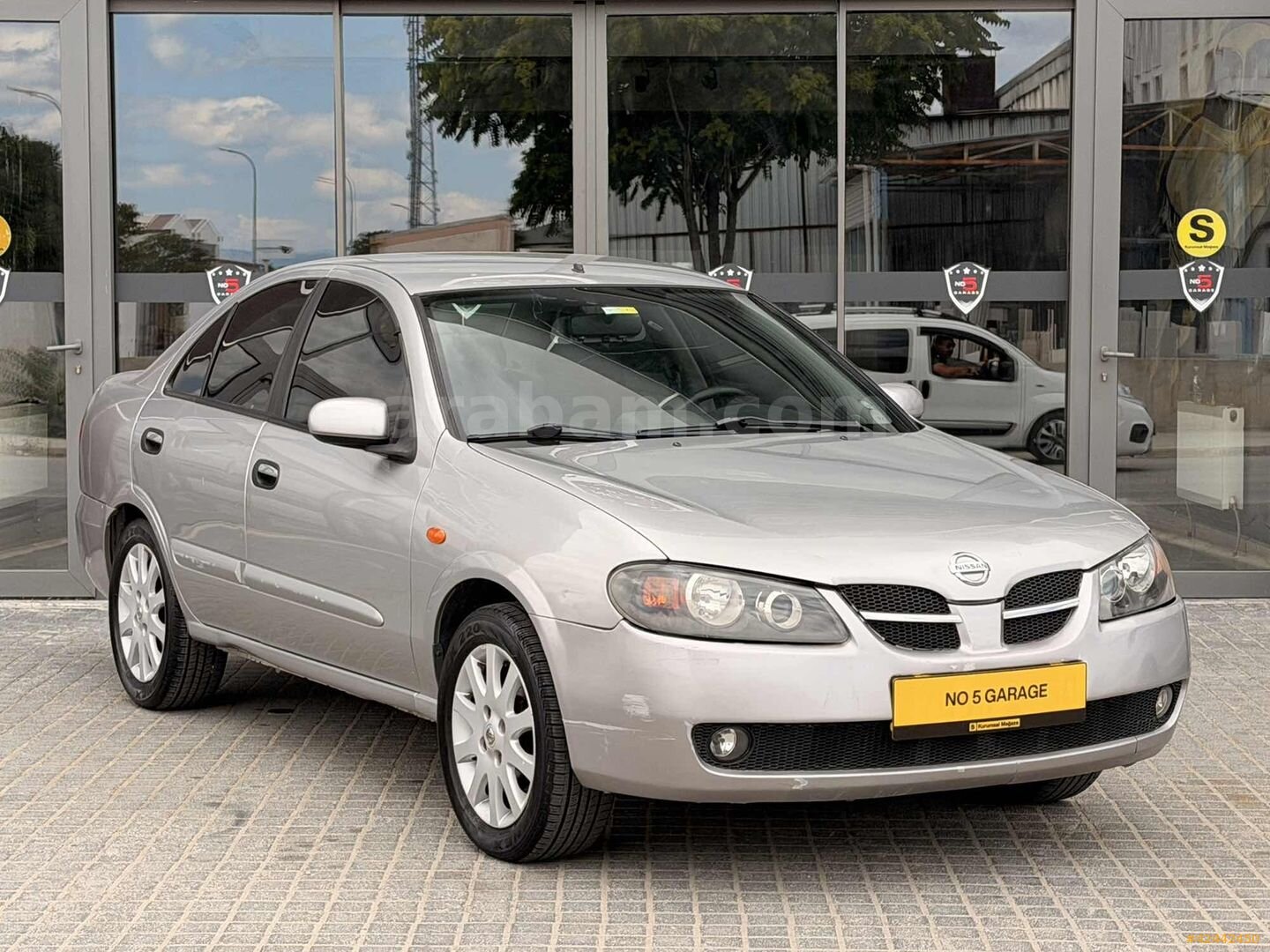 Galeriden Nissan Almera 1.5 Tekna 2005 Model Eskişehir 258.000 km Gri 4
