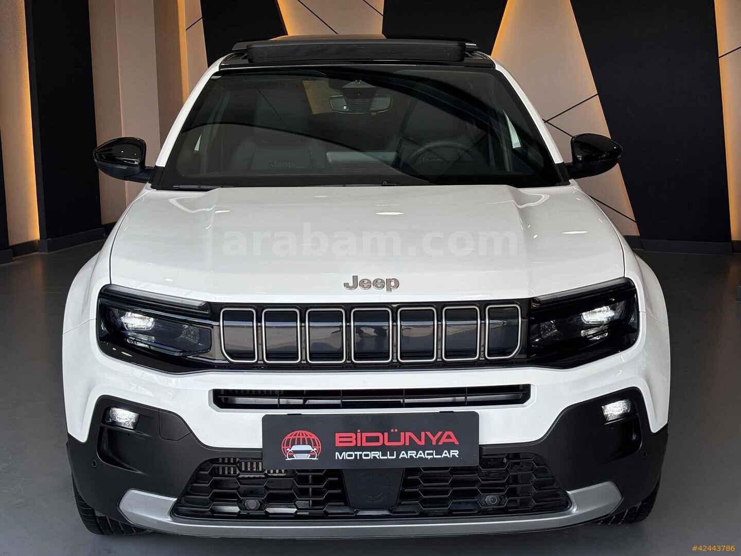 Galeriden Jeep Avenger Hybrid 1.2 Summit 2025 Model İstanbul 6.001 km Beyaz 2
