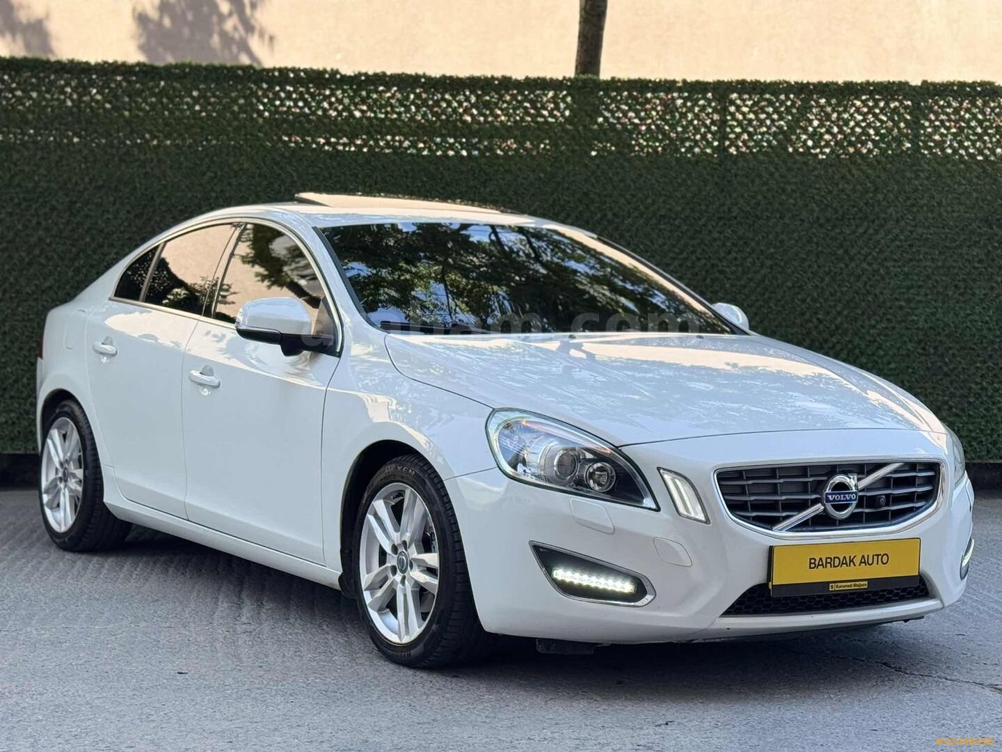 Galeriden Volvo S60 1.6 D Advance 2013 Model İstanbul 213.500 km Beyaz 2