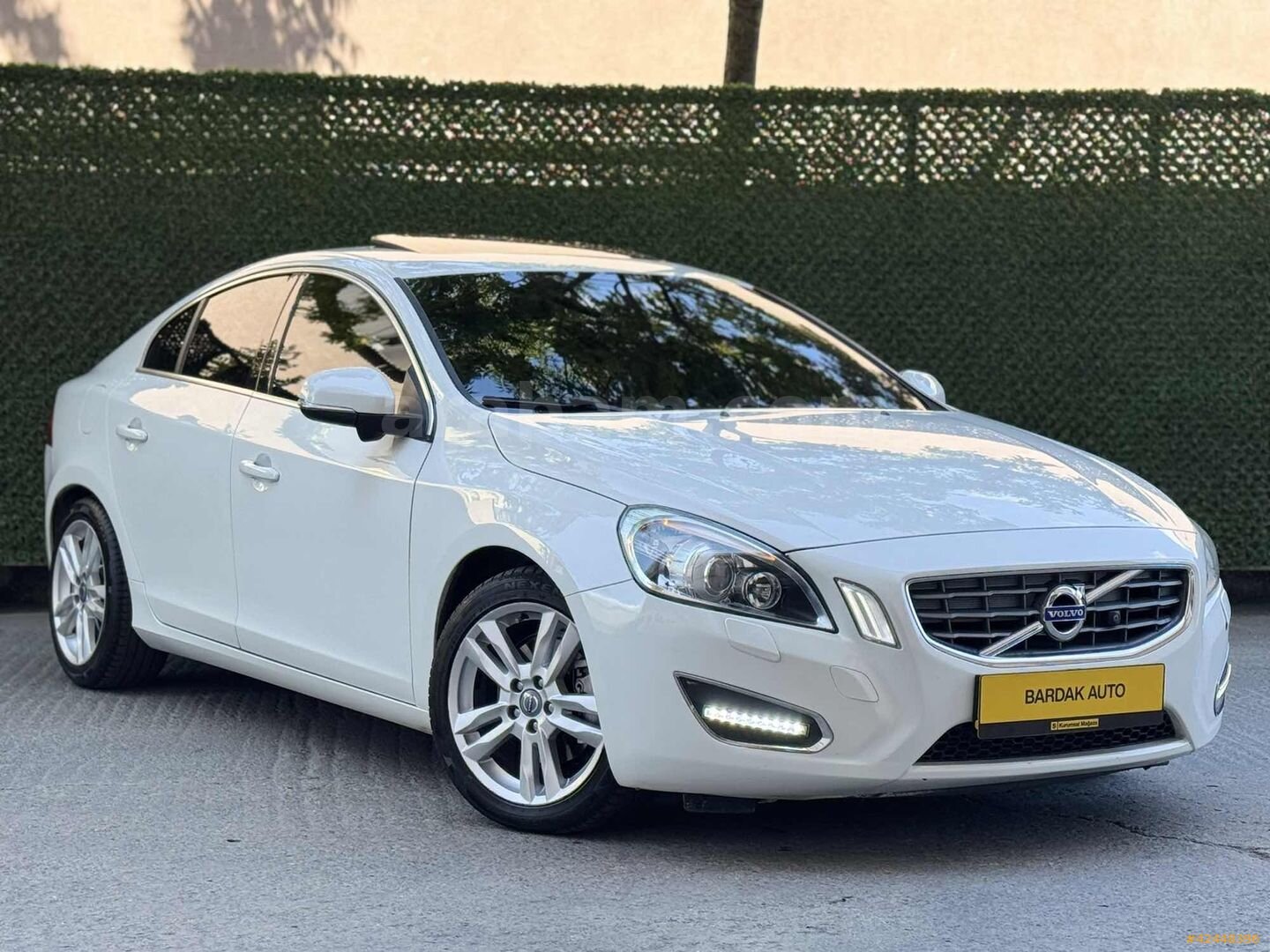 Galeriden Volvo S60 1.6 D Advance 2013 Model İstanbul 213.500 km Beyaz 1