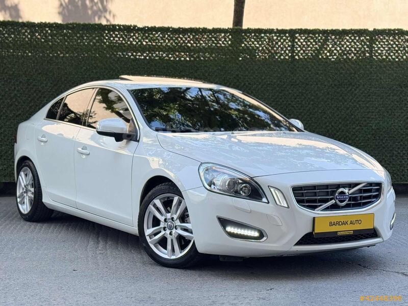 Galeriden Volvo S60 1.6 D Advance 2013 Model İstanbul 213.500 km Beyaz