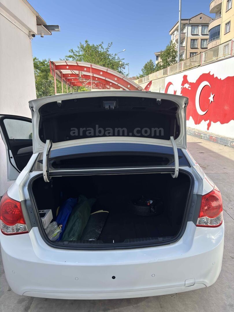 Sahibinden Chevrolet Cruze 1.6 LS 2011 Model Isparta 176.000 km Beyaz 7