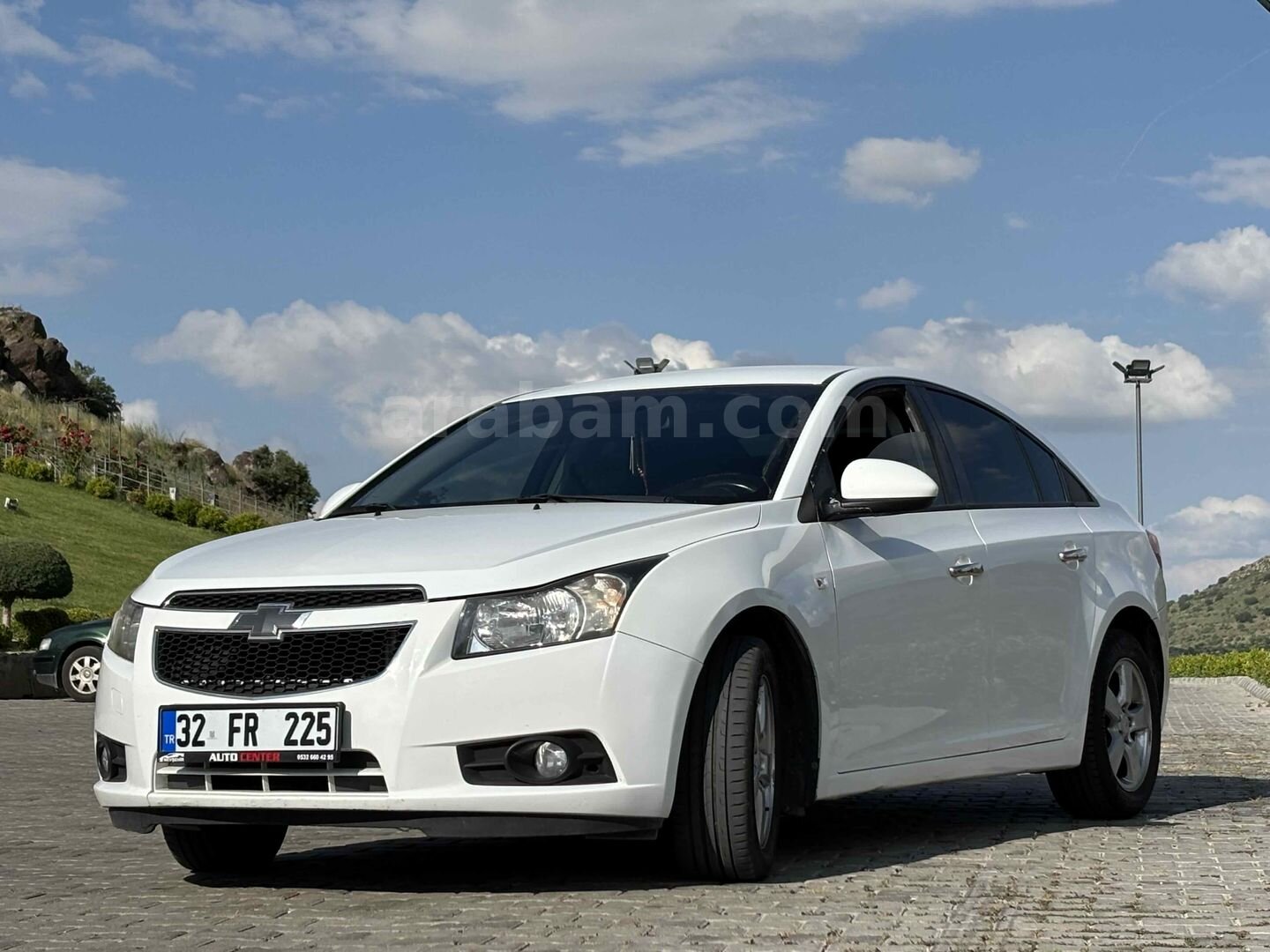 Sahibinden Chevrolet Cruze 1.6 LS 2011 Model Isparta 176.000 km Beyaz 3