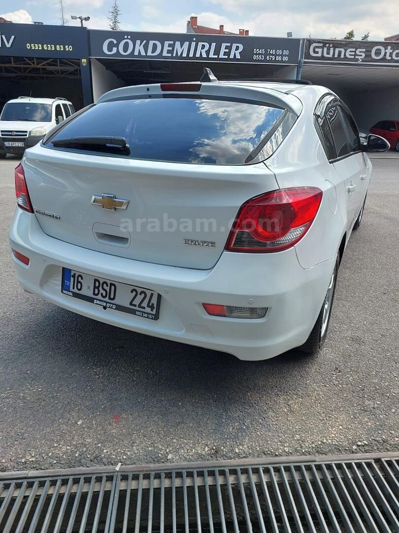 Galeriden Chevrolet Cruze 1.6 LT Plus 2011 Model Bursa 172.000 km Beyaz 4