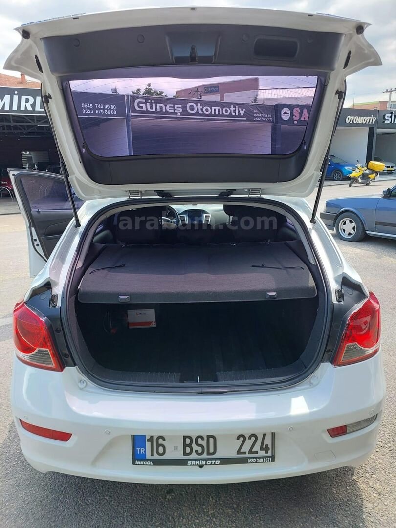 Galeriden Chevrolet Cruze 1.6 LT Plus 2011 Model Bursa 172.000 km Beyaz 7