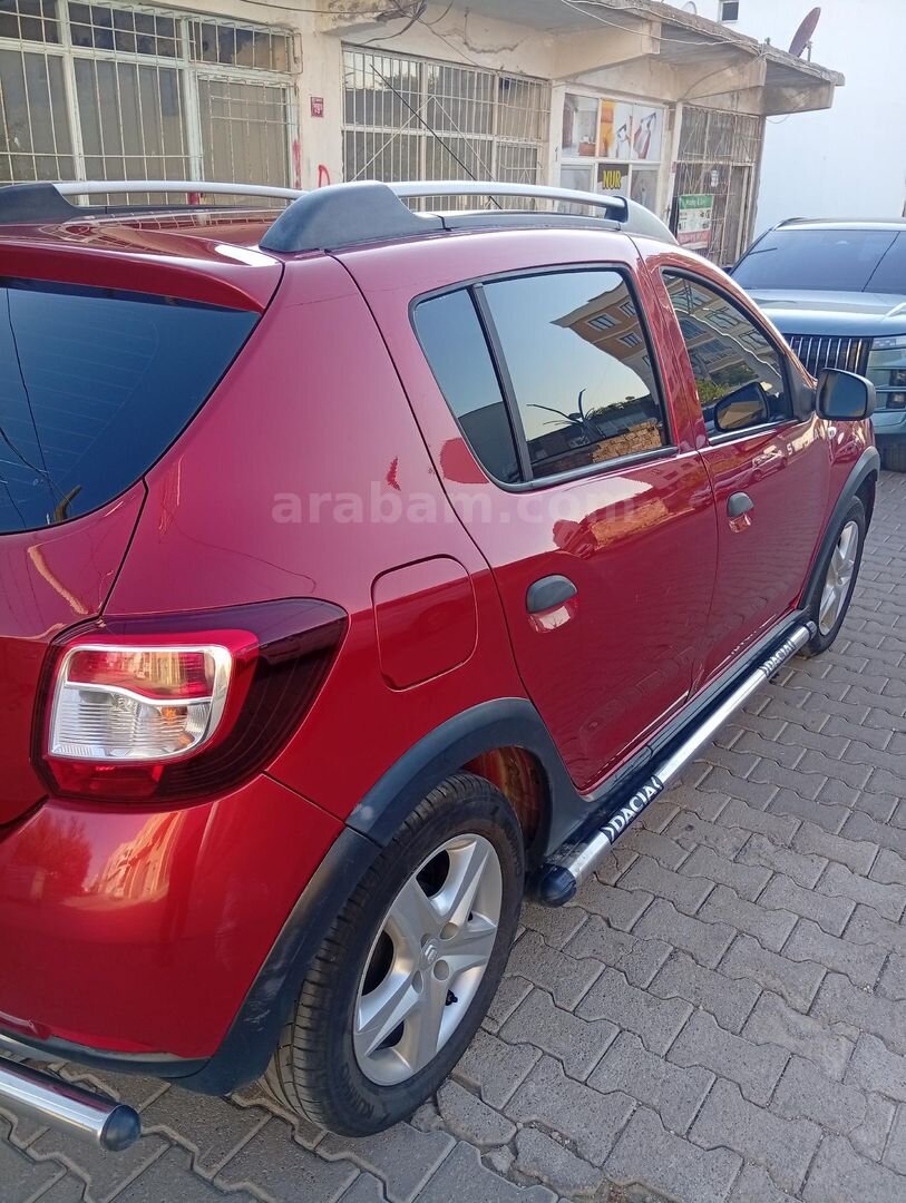 Sahibinden Dacia Sandero 1.5 dCi Stepway 2015 Model Diyarbakır 284.000 km Kırmızı 4