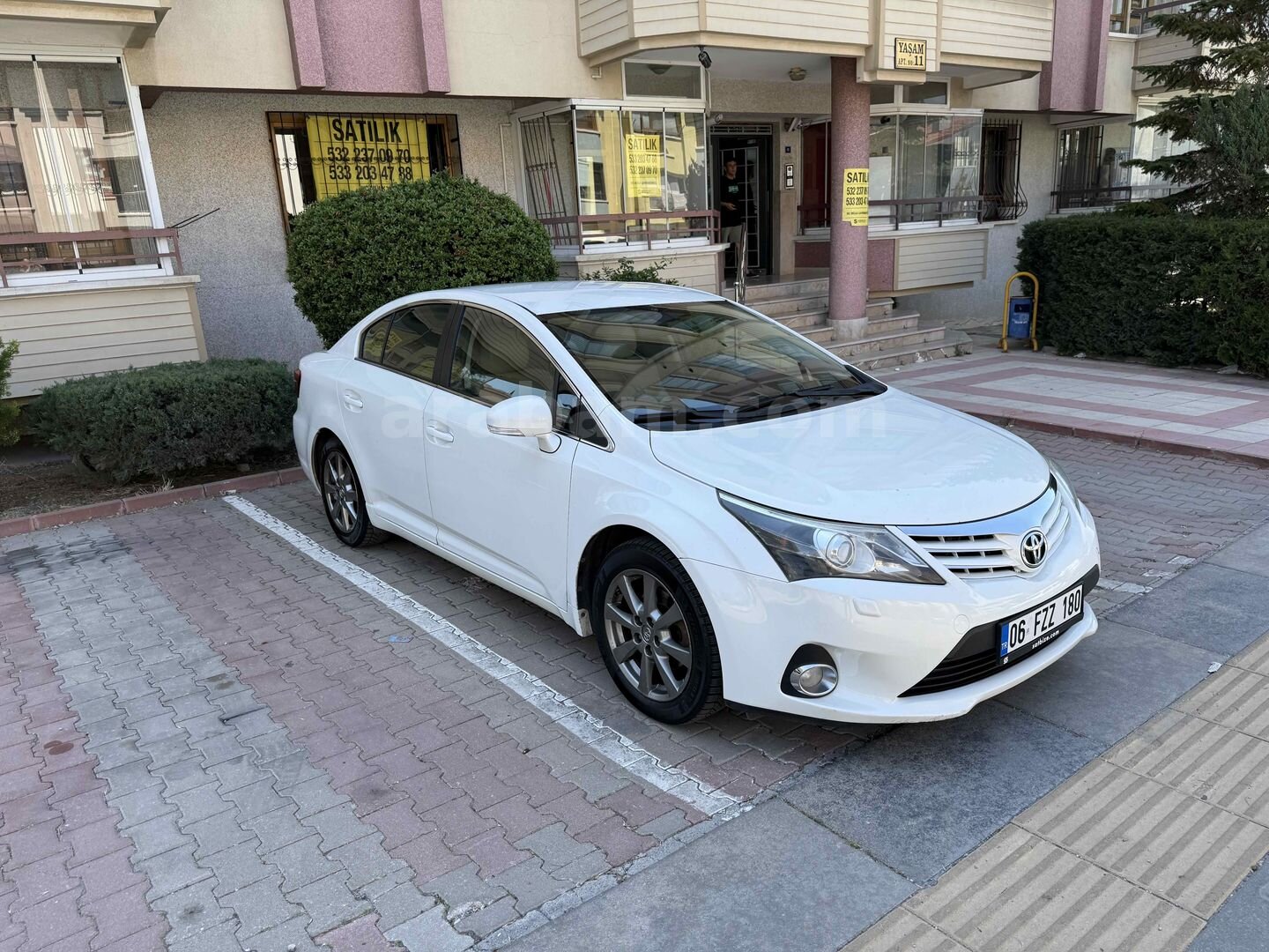 Sahibinden Toyota Avensis 1.6 Elegant Extra 2013 Model Ankara 346.700 km Beyaz 3
