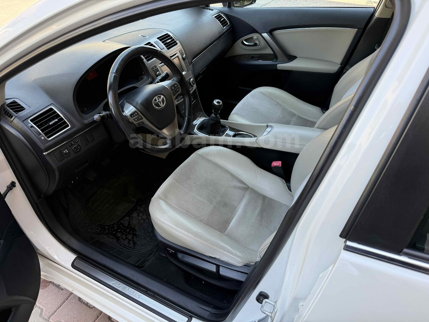 Sahibinden Toyota Avensis 1.6 Elegant Extra 2013 Model Ankara 346.700 km Beyaz 7