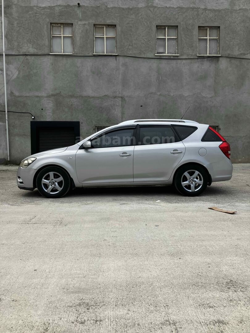 Sahibinden Kia Ceed 1.6 CRDi Concept SW 2010 Model Samsun 241.000 km Gri 1