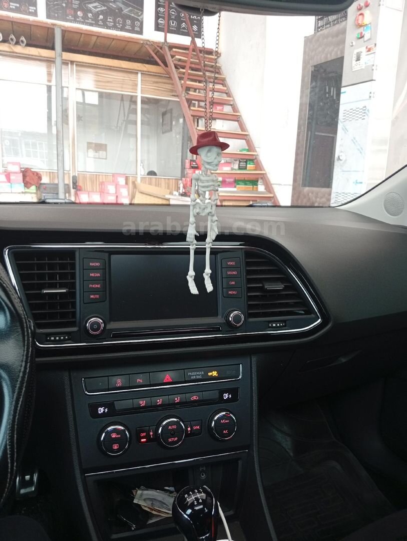Sahibinden Seat Leon 1.6 TDI Style 2016 Model Kars 200.000 km Beyaz 6