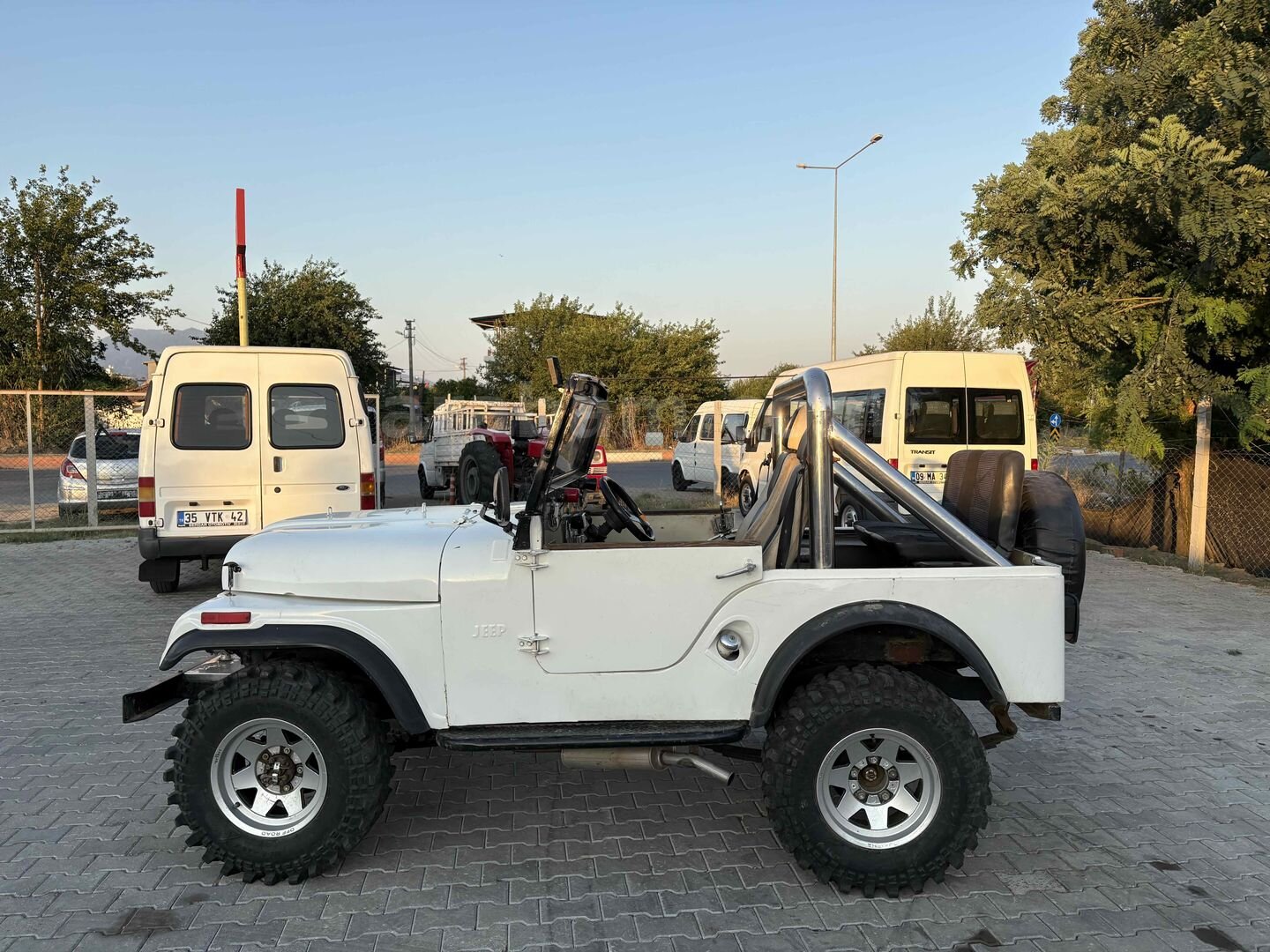 Galeriden Jeep CJ CJ-3 1957 Model Aydın 296.000 km Beyaz 3
