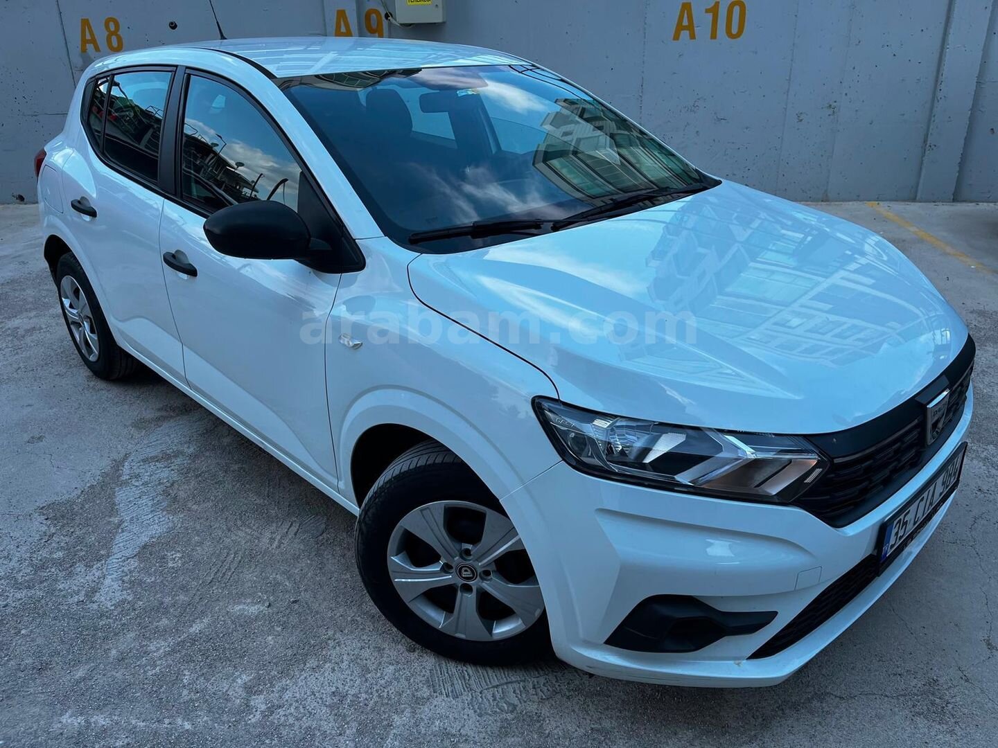 Galeriden Dacia Sandero 1.0 Sce Comfort 2021 Model İzmir 98.000 km Beyaz 2