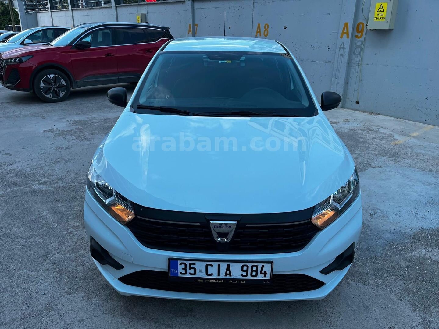 Galeriden Dacia Sandero 1.0 Sce Comfort 2021 Model İzmir 98.000 km Beyaz 3