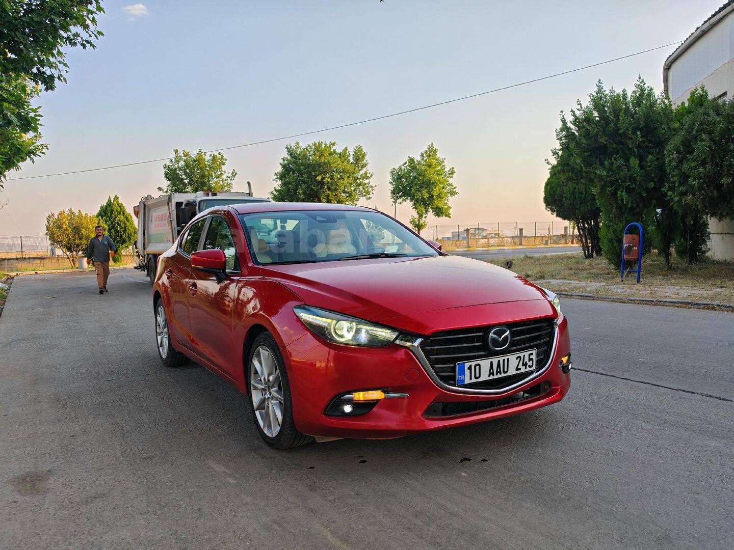 Sahibinden Mazda 3 1.5 SkyActive-G Power Sense 2018 Model Şırnak 116.000 km Kırmızı 4
