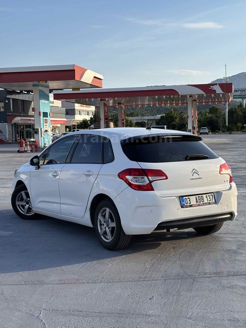 Sahibinden Citroen C4 1.4 VTi Attraction 2012 Model Antalya 299.000 km Beyaz 2