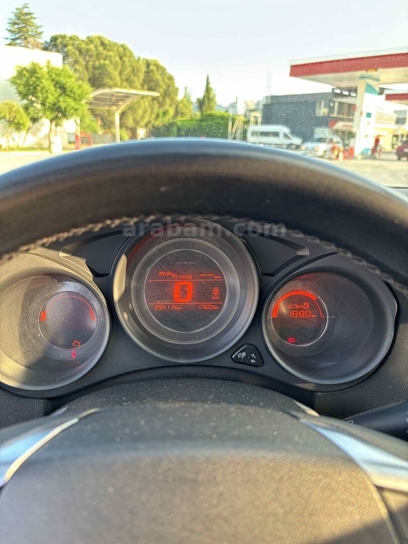 Sahibinden Citroen C4 1.4 VTi Attraction 2012 Model Antalya 299.000 km Beyaz 6