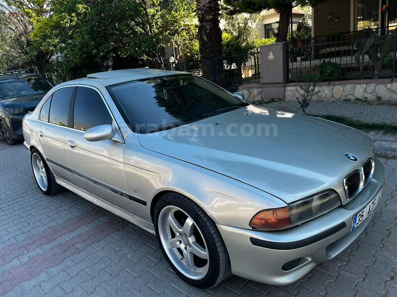 Galeriden BMW 5 Serisi 520i Standart 1998 Model İzmir 179.000 km Gri (Gümüş)