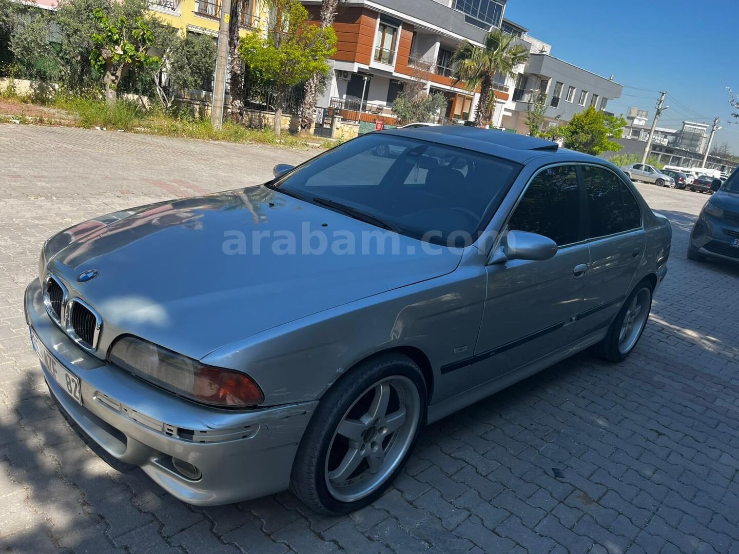 Galeriden BMW 5 Serisi 520i Standart 1998 Model İzmir 179.000 km Gri (Gümüş) 3