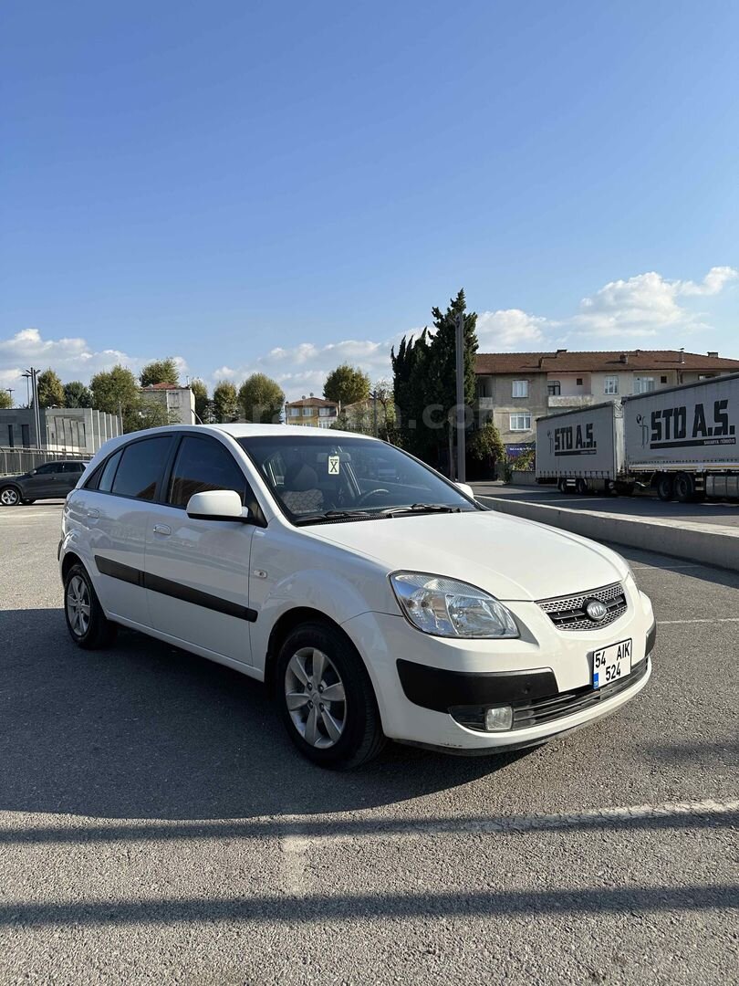 Sahibinden Kia Rio 1.5 CRDi EX Advance 2008 Model Sakarya 271.000 km Beyaz 1