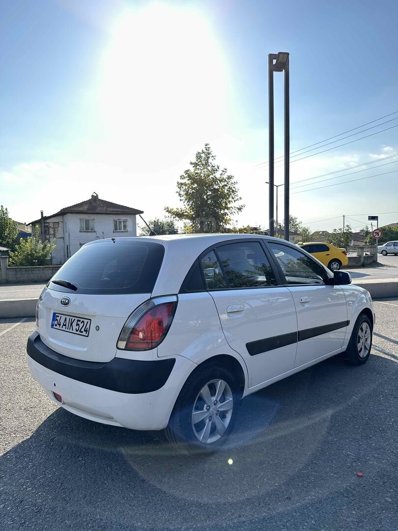 Sahibinden Kia Rio 1.5 CRDi EX Advance 2008 Model Sakarya 271.000 km Beyaz 3
