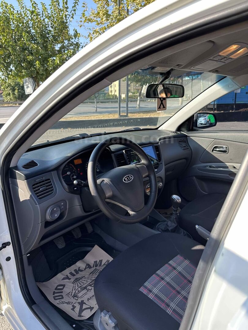 Sahibinden Kia Rio 1.5 CRDi EX Advance 2008 Model Sakarya 271.000 km Beyaz 4