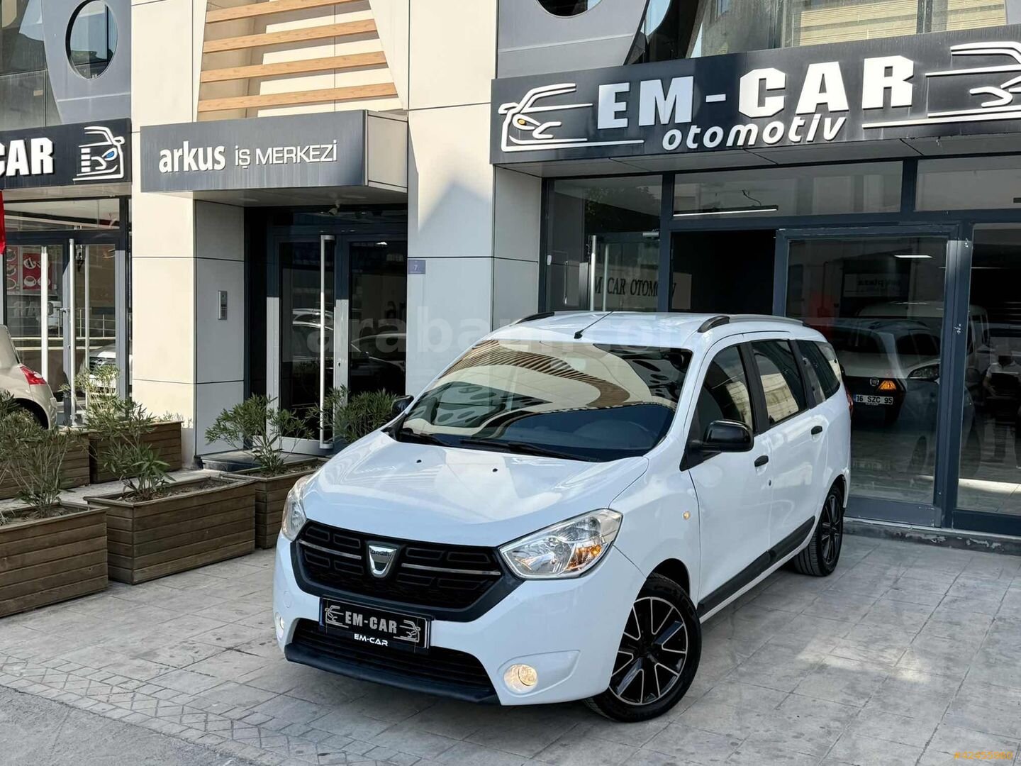 Galeriden Dacia Lodgy 1.5 BlueDCI Laureate 2020 Model Bursa 178.000 km Beyaz 2