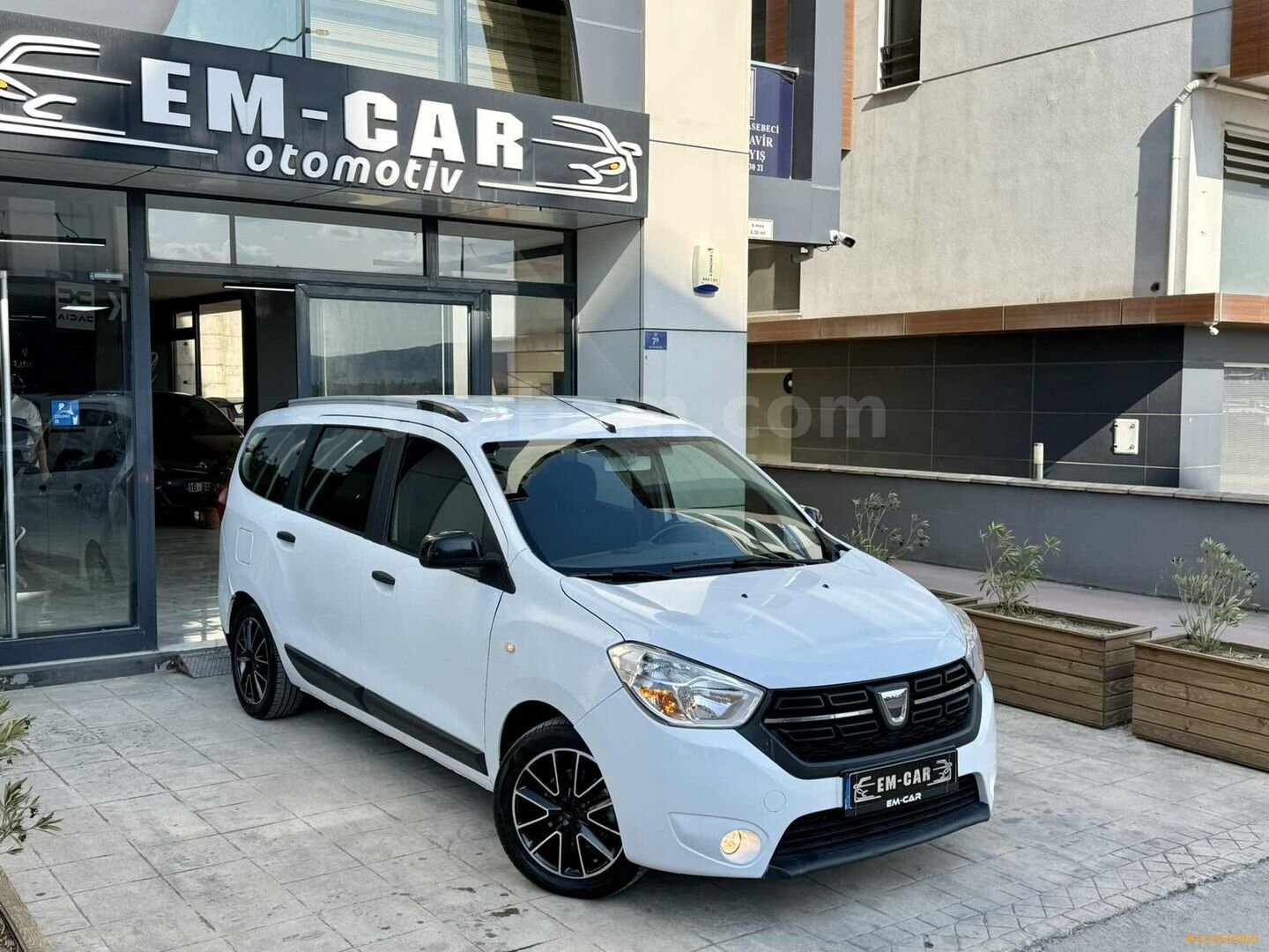 Galeriden Dacia Lodgy 1.5 BlueDCI Laureate 2020 Model Bursa 178.000 km Beyaz 5