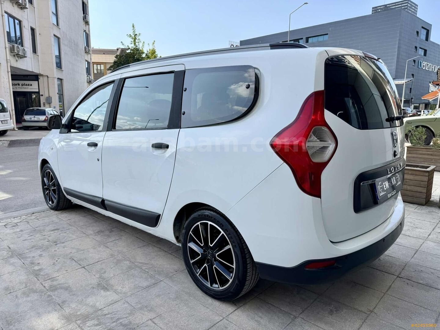 Galeriden Dacia Lodgy 1.5 BlueDCI Laureate 2020 Model Bursa 178.000 km Beyaz 7
